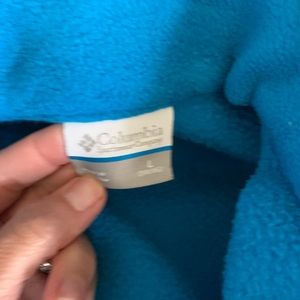 Columbia fleece full zip jacket with pockets.